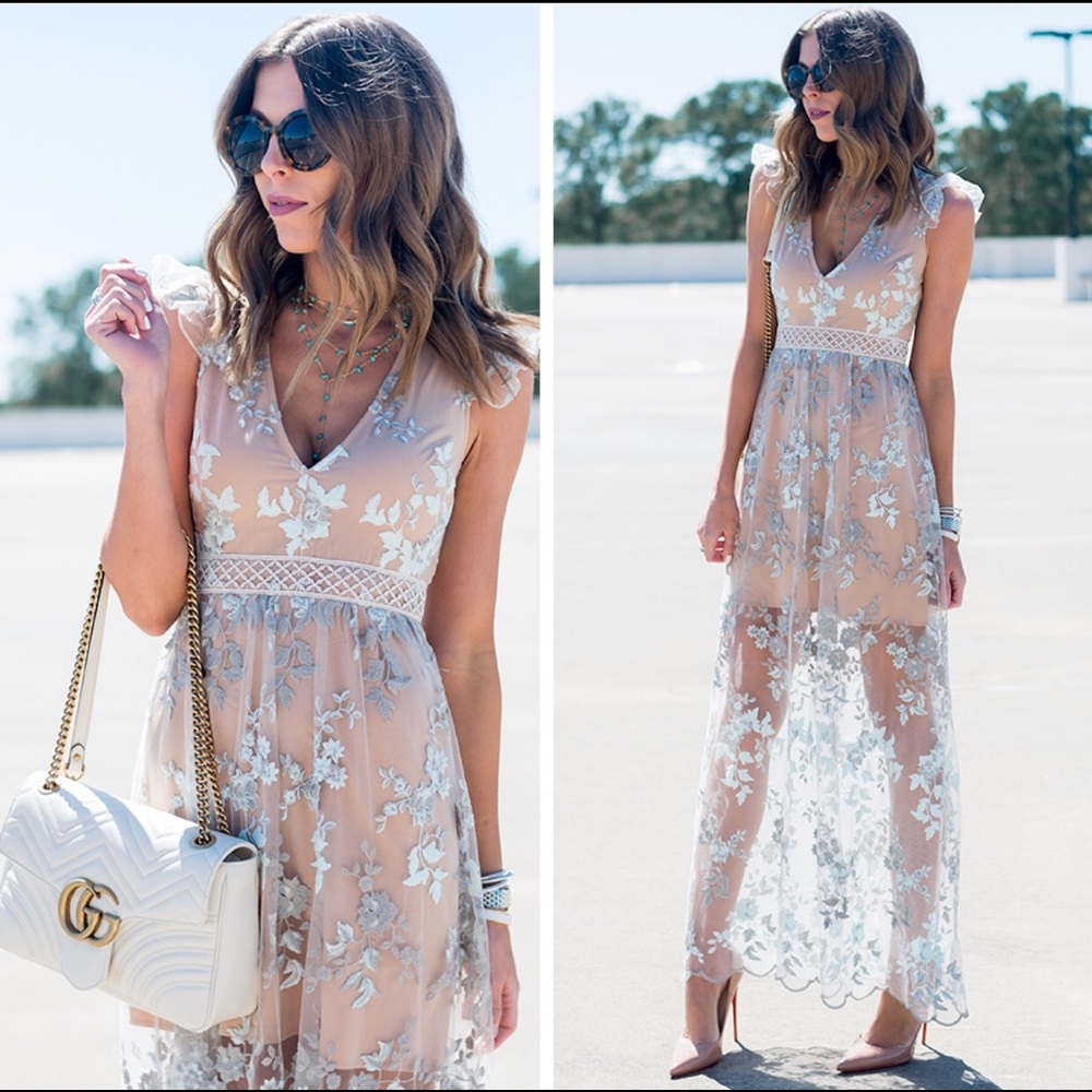 ✨WAYF EMBROIDERED FLORAL DRESS✨